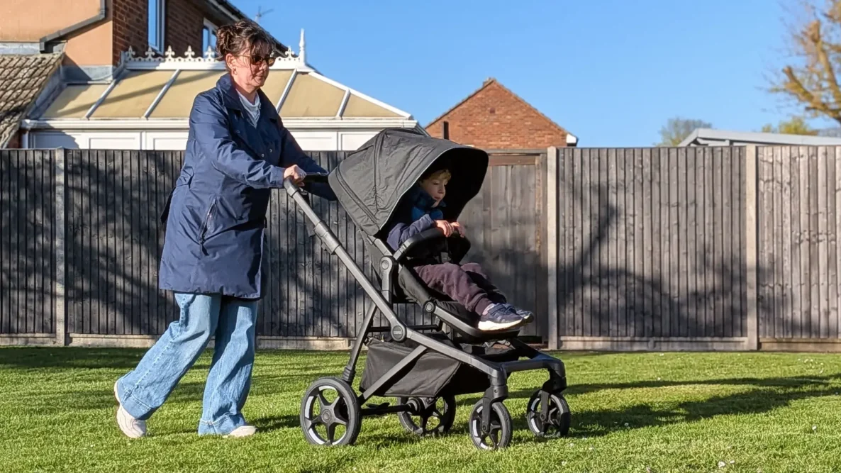 Thule Sleek 2 world facing seat